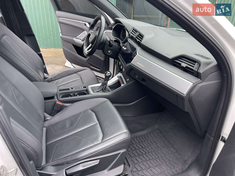 Позашляховик / Кросовер Audi Q3 2019 в Луцьку