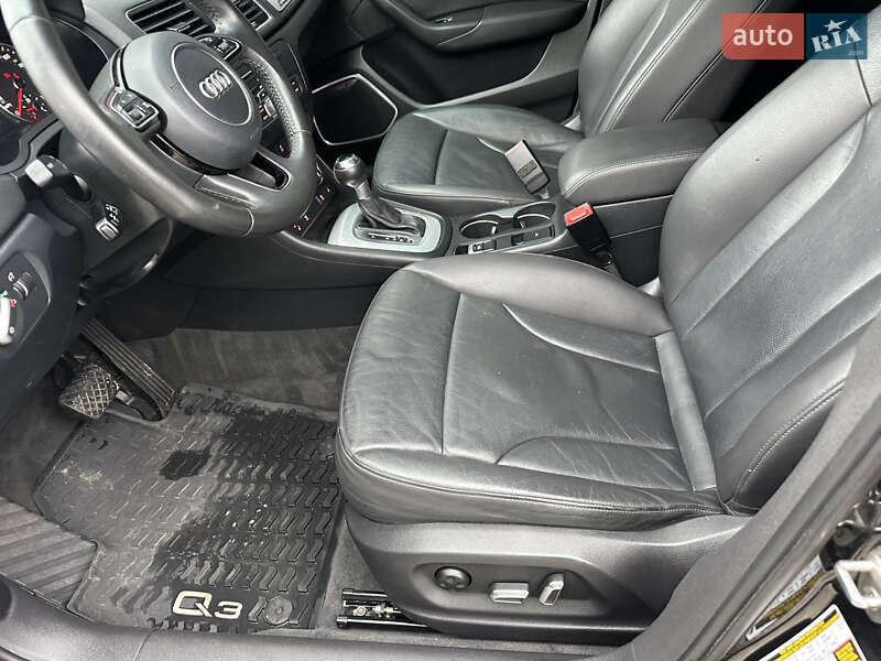 Позашляховик / Кросовер Audi Q3 2016 в Дубні