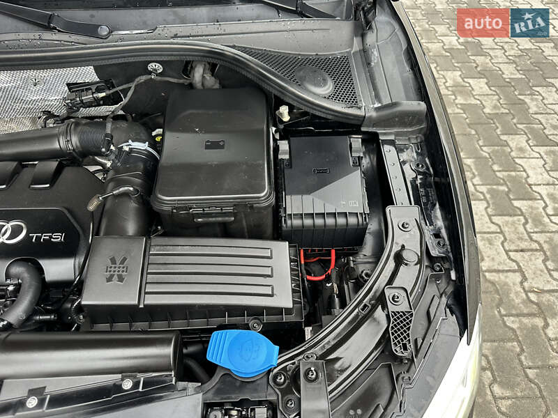 Позашляховик / Кросовер Audi Q3 2016 в Дубні