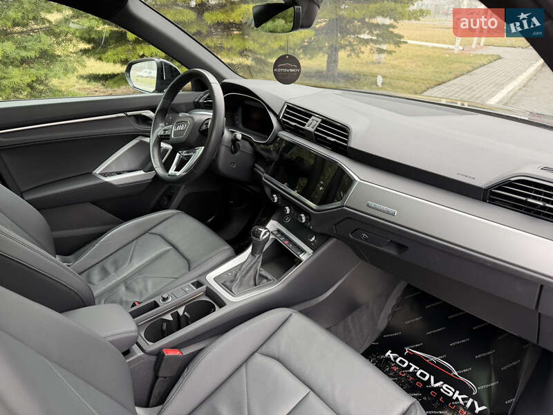 Позашляховик / Кросовер Audi Q3 2023 в Одесі