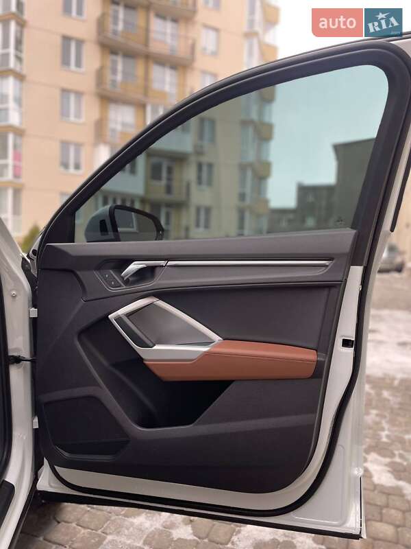 Позашляховик / Кросовер Audi Q3 2020 в Тернополі фото 11 Позашляховик / Кросовер Audi Q3 2020 в Тернополі