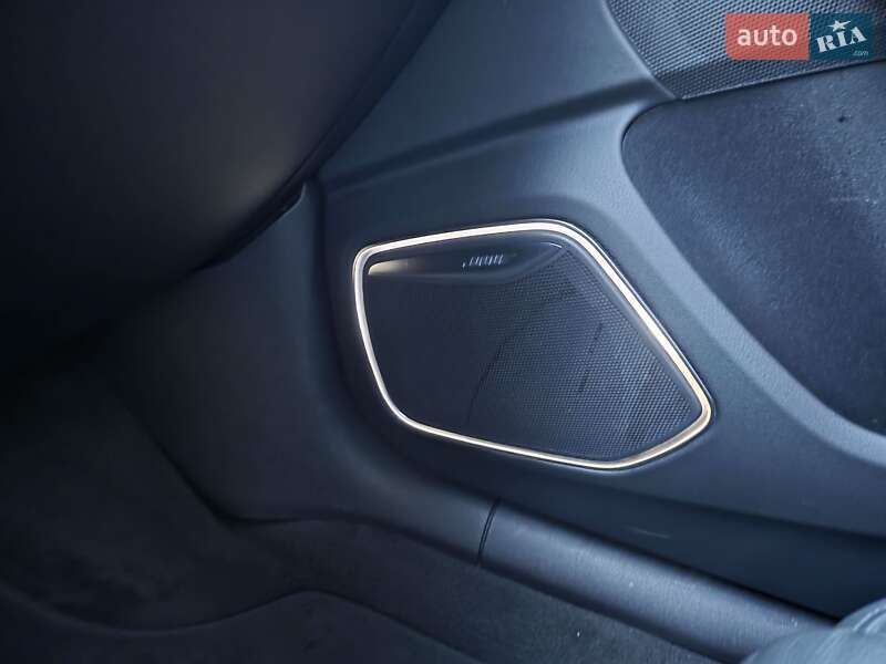 Позашляховик / Кросовер Audi Q3 2016 в Ірпені