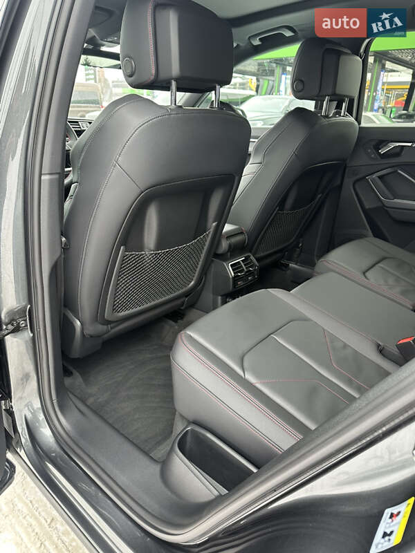 Позашляховик / Кросовер Audi Q3 2024 в Тернополі