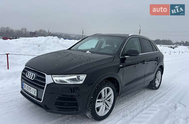 Внедорожник / Кроссовер Audi Q3 2015 в Киеве