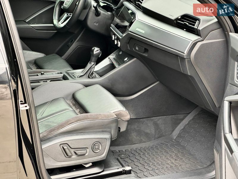 Позашляховик / Кросовер Audi Q3 2020 в Києві