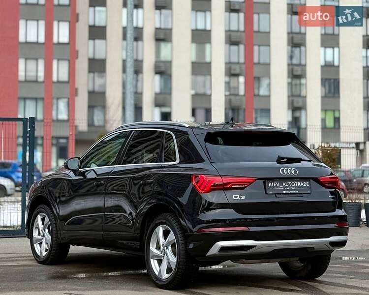 Внедорожник / Кроссовер Audi Q3 2019 в Киеве