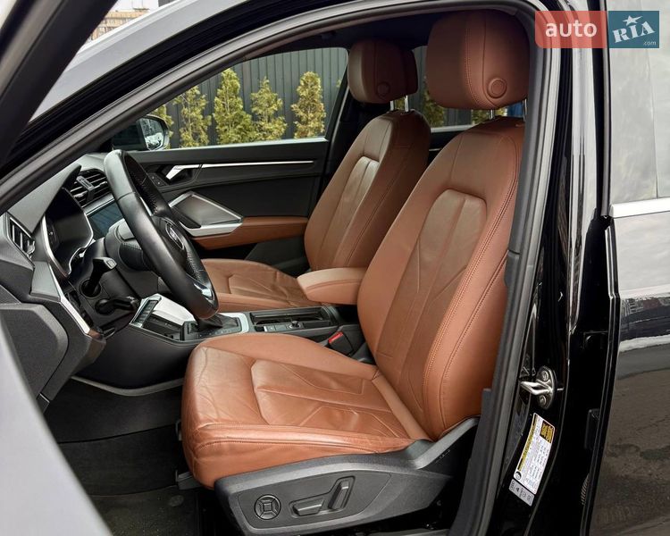 Внедорожник / Кроссовер Audi Q3 2019 в Киеве