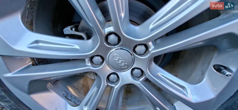 Позашляховик / Кросовер Audi Q3 2015 в Луцьку