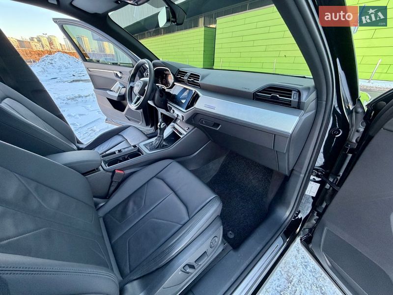 Внедорожник / Кроссовер Audi Q3 2020 в Киеве