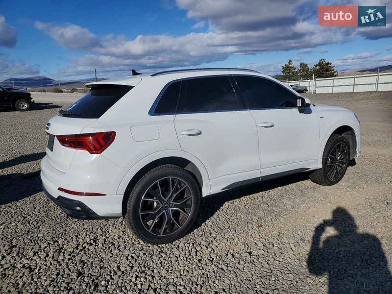 Внедорожник / Кроссовер Audi Q3 2020 в Львове