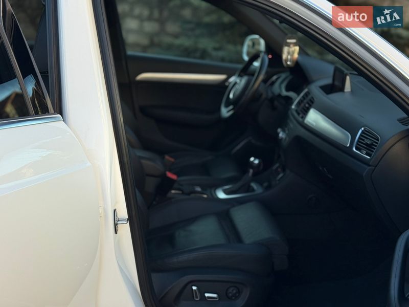 Позашляховик / Кросовер Audi Q3 2016 в Рівному