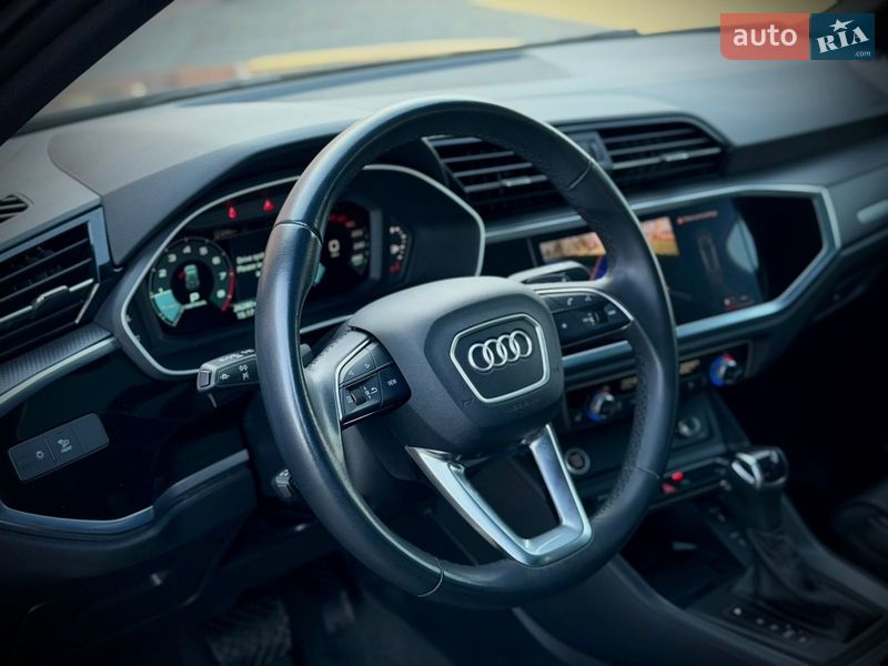 Внедорожник / Кроссовер Audi Q3 2023 в Одессе