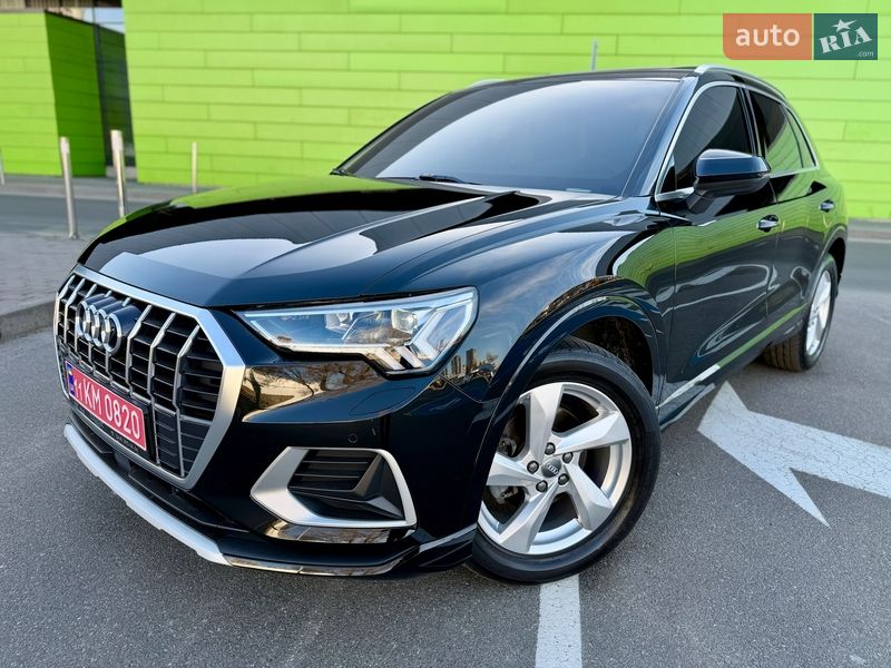 Внедорожник / Кроссовер Audi Q3 2020 в Киеве