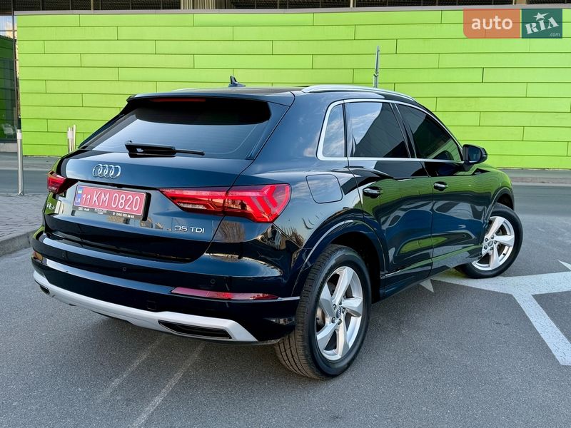 Внедорожник / Кроссовер Audi Q3 2020 в Киеве
