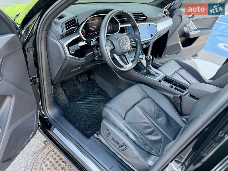 Внедорожник / Кроссовер Audi Q3 2020 в Киеве