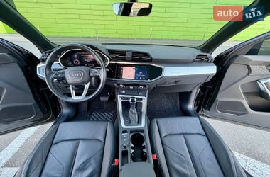 Внедорожник / Кроссовер Audi Q3 2020 в Киеве