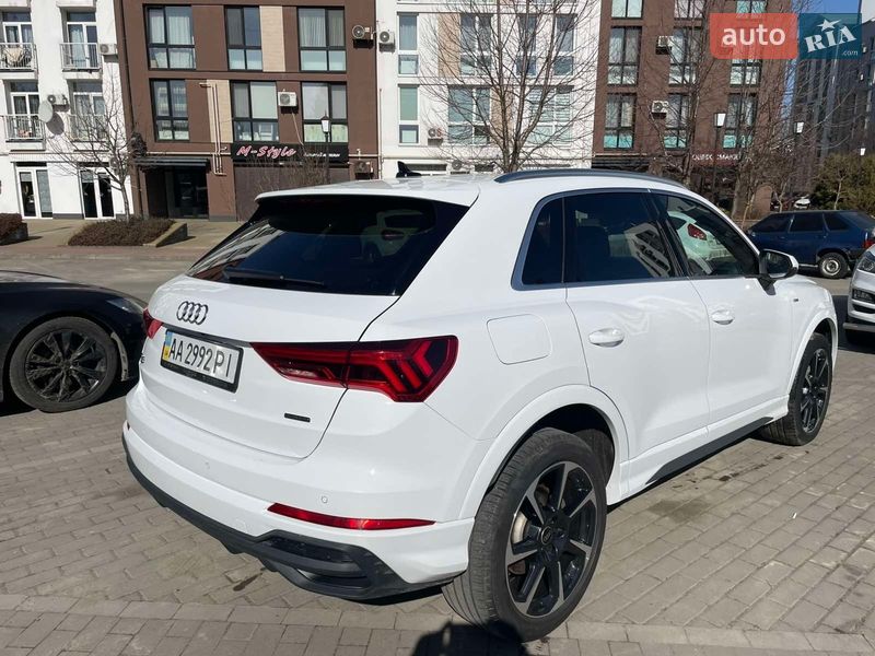Позашляховик / Кросовер Audi Q3 2024 в Києві