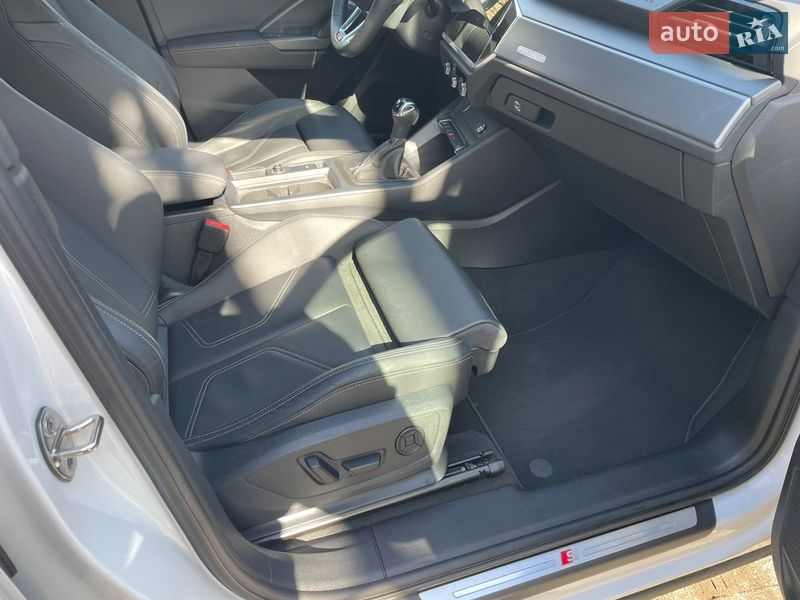 Позашляховик / Кросовер Audi Q3 2024 в Києві