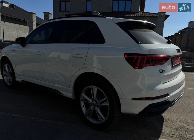 Позашляховик / Кросовер Audi Q3 2020 в Києві