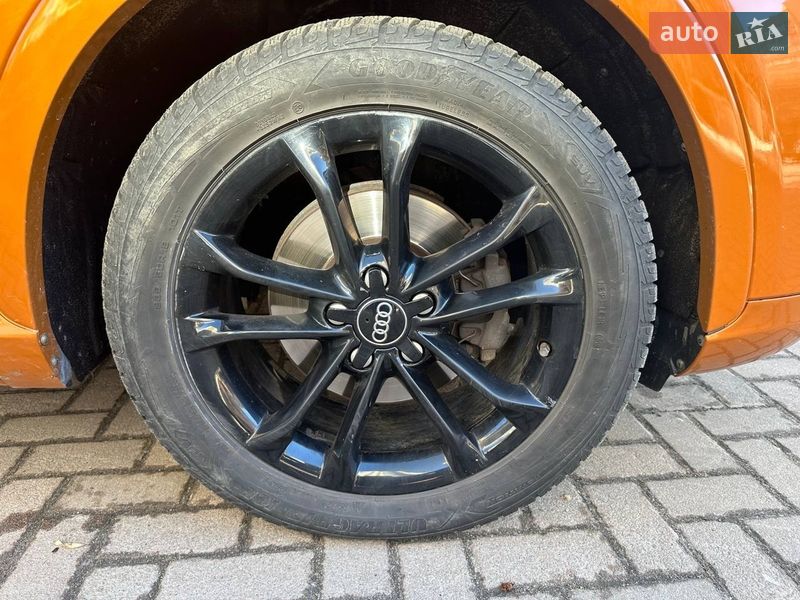 Позашляховик / Кросовер Audi Q3 2011 в Києві