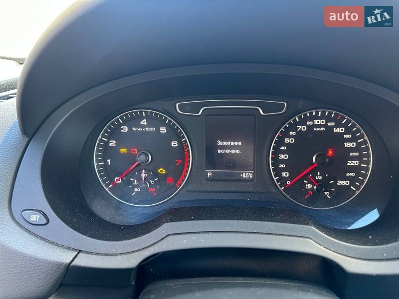 Позашляховик / Кросовер Audi Q3 2011 в Києві