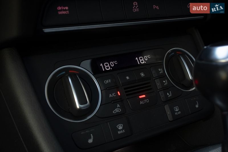 Позашляховик / Кросовер Audi Q3 2016 в Києві