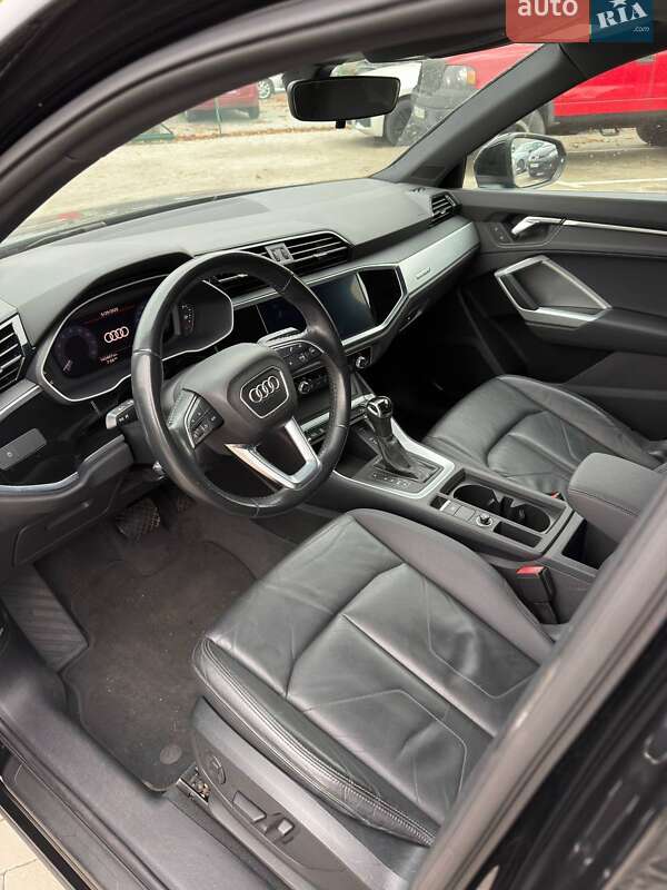 Внедорожник / Кроссовер Audi Q3 2020 в Хмельницком