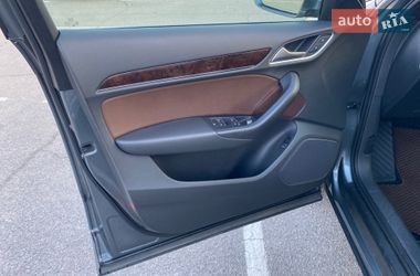 Позашляховик / Кросовер Audi Q3 2016 в Києві
