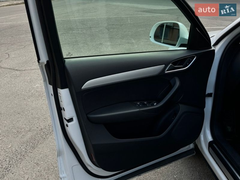 Позашляховик / Кросовер Audi Q3 2018 в Одесі фото 26 Позашляховик / Кросовер Audi Q3 2018 в Одесі