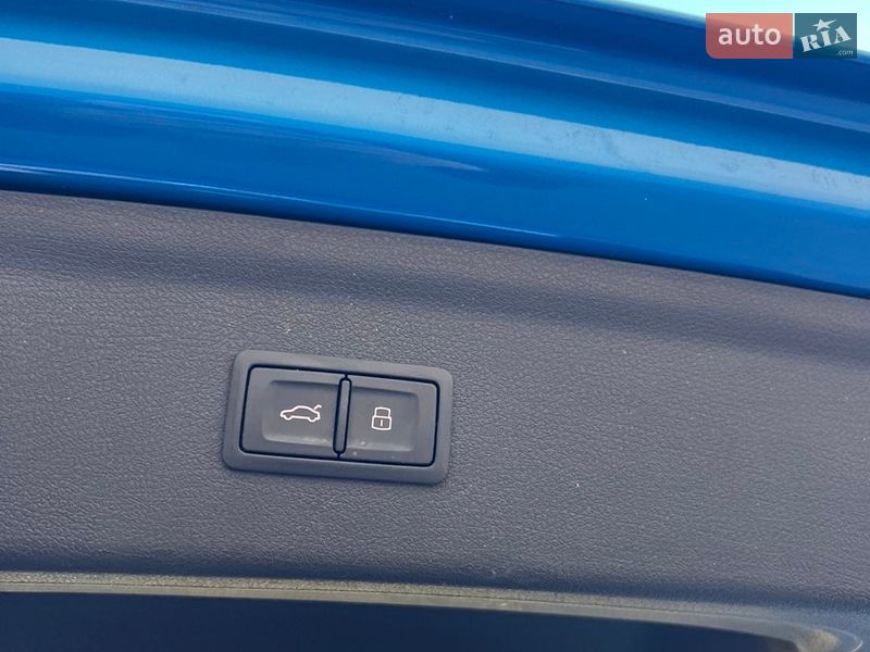 Внедорожник / Кроссовер Audi Q3 2015 в Киеве