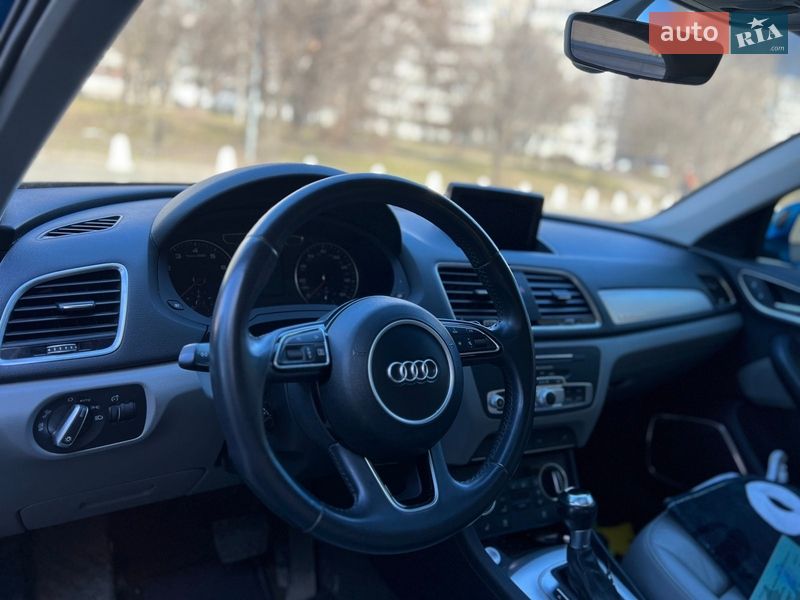 Внедорожник / Кроссовер Audi Q3 2015 в Киеве