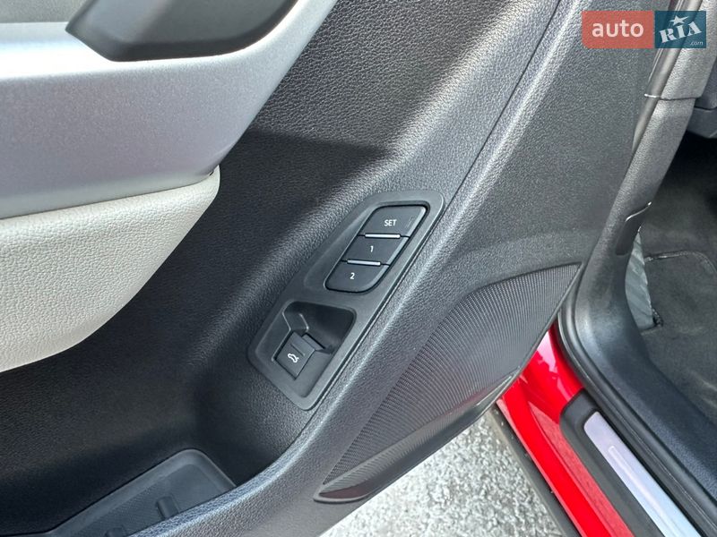 Внедорожник / Кроссовер Audi Q3 2024 в Киеве