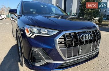 Внедорожник / Кроссовер Audi Q3 2020 в Киеве