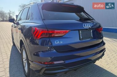 Внедорожник / Кроссовер Audi Q3 2020 в Киеве