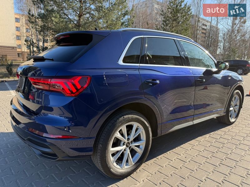 Позашляховик / Кросовер Audi Q3 2020 в Києві