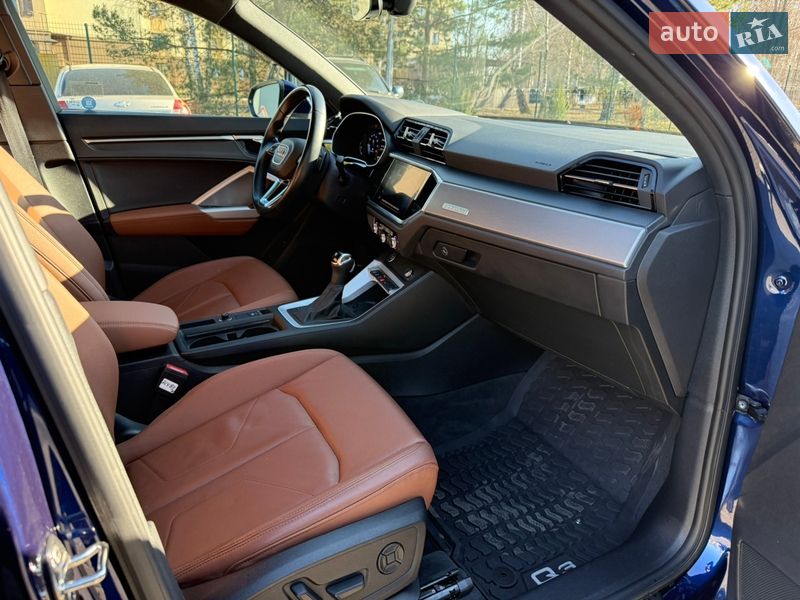Позашляховик / Кросовер Audi Q3 2020 в Києві