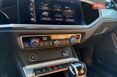 Внедорожник / Кроссовер Audi Q3 2020 в Киеве