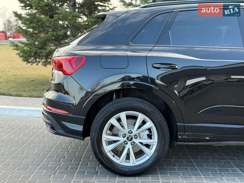 Позашляховик / Кросовер Audi Q3 2023 в Одесі