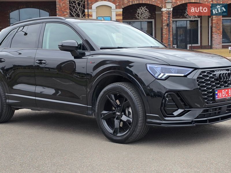 Позашляховик / Кросовер Audi Q3 2021 в Києві