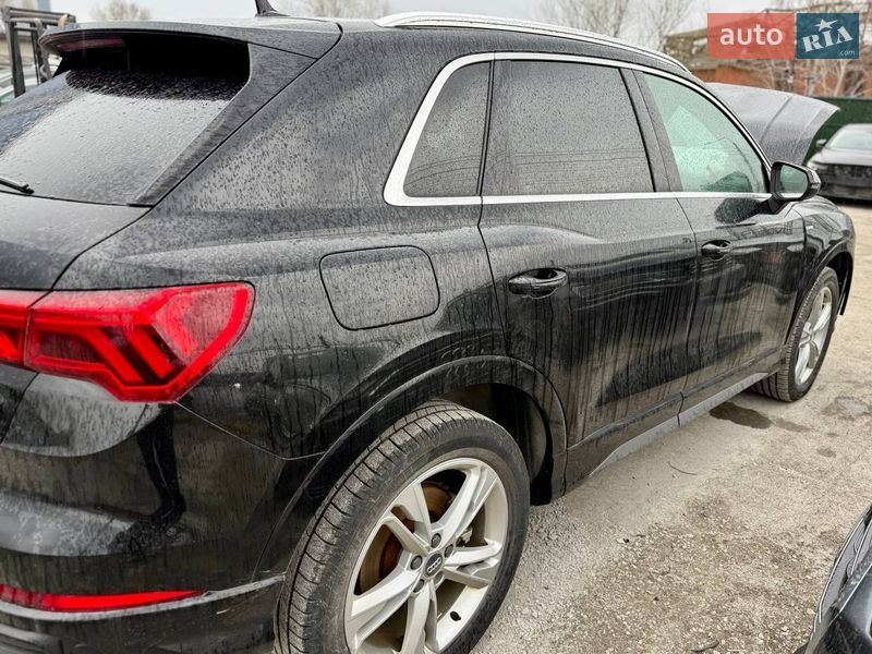 Внедорожник / Кроссовер Audi Q3 2019 в Киеве