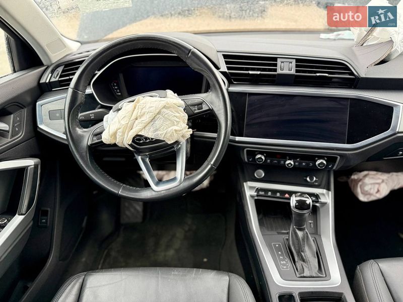 Внедорожник / Кроссовер Audi Q3 2019 в Киеве