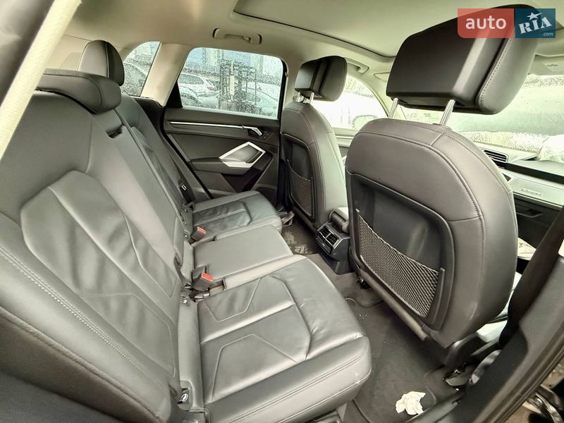 Внедорожник / Кроссовер Audi Q3 2019 в Киеве