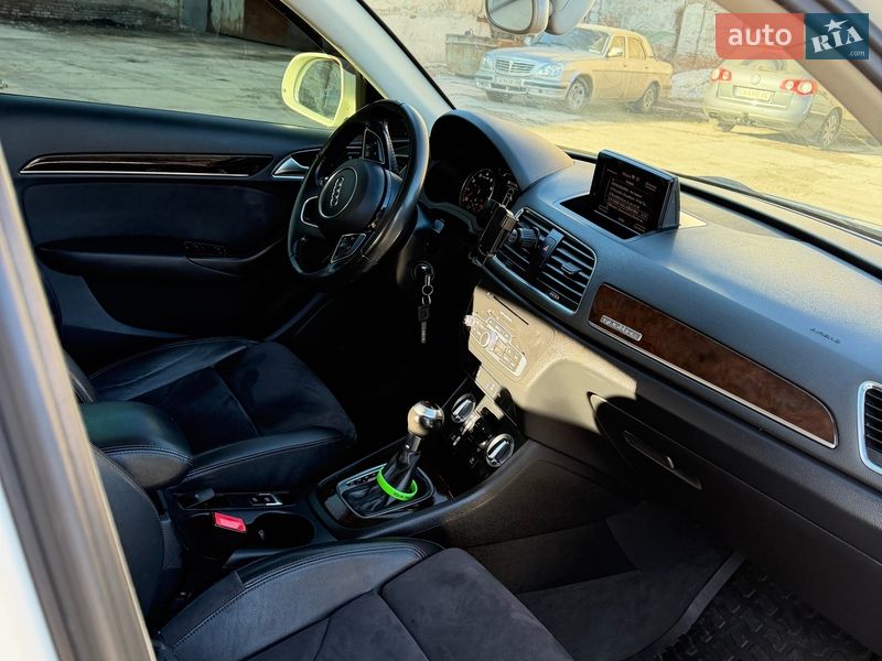 Позашляховик / Кросовер Audi Q3 2013 в Черкасах