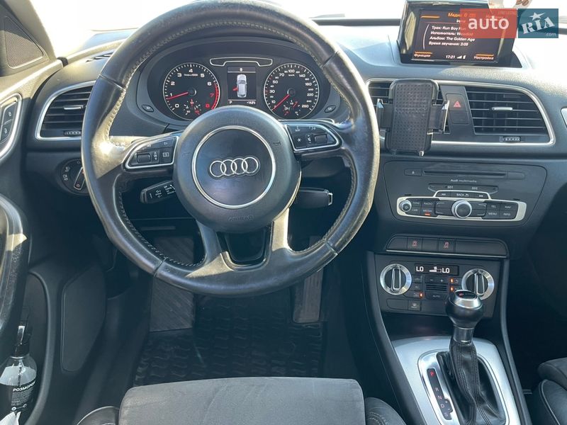 Позашляховик / Кросовер Audi Q3 2011 в Чернівцях