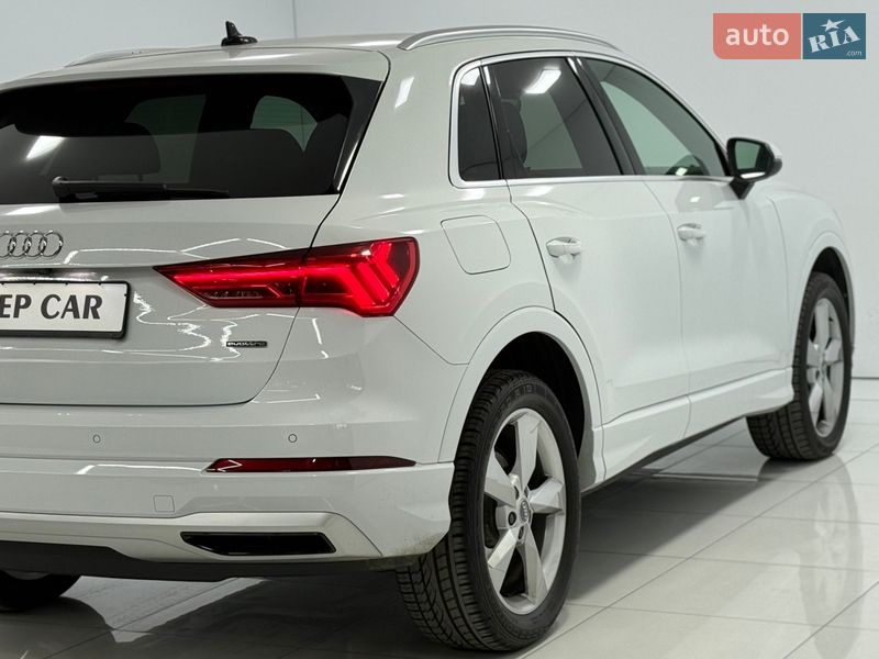 Позашляховик / Кросовер Audi Q3 2021 в Одесі