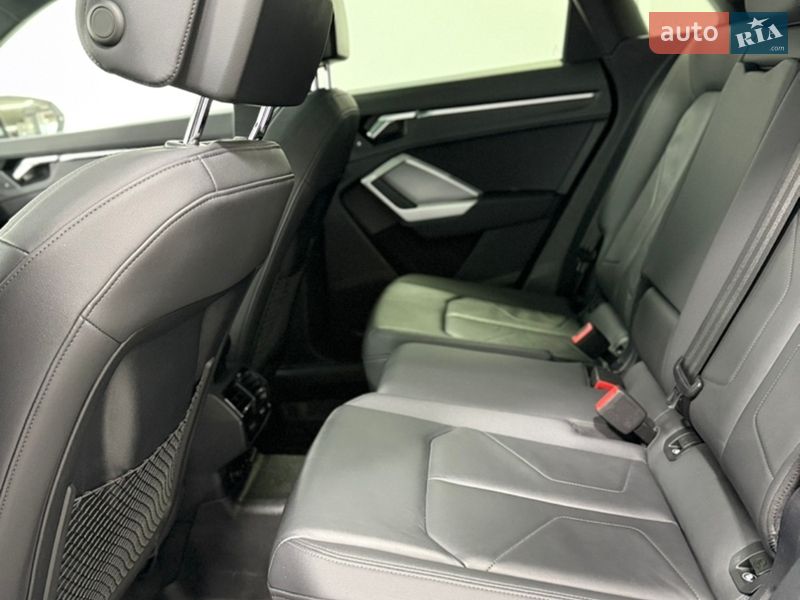 Позашляховик / Кросовер Audi Q3 2021 в Одесі