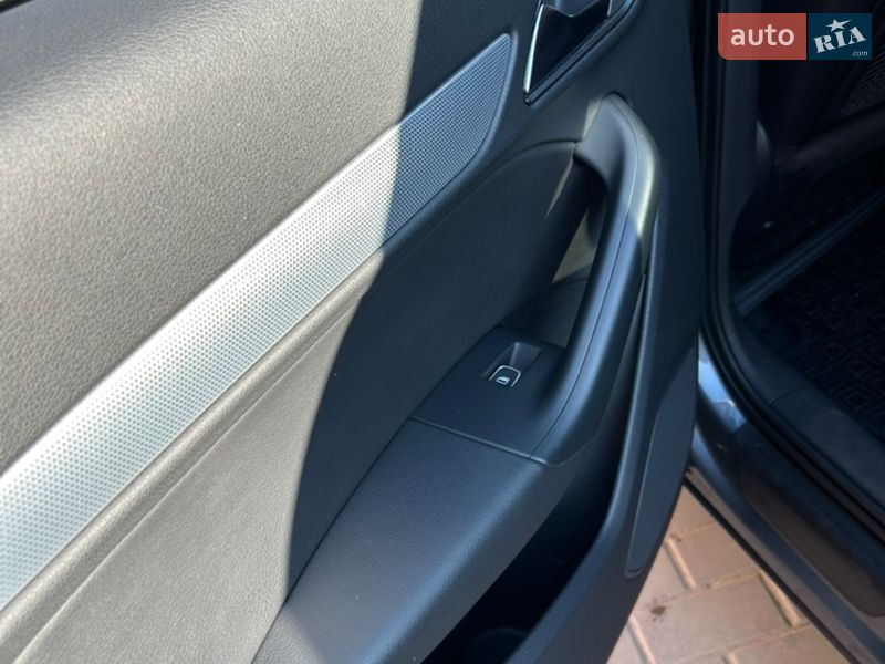 Внедорожник / Кроссовер Audi Q3 2015 в Сумах