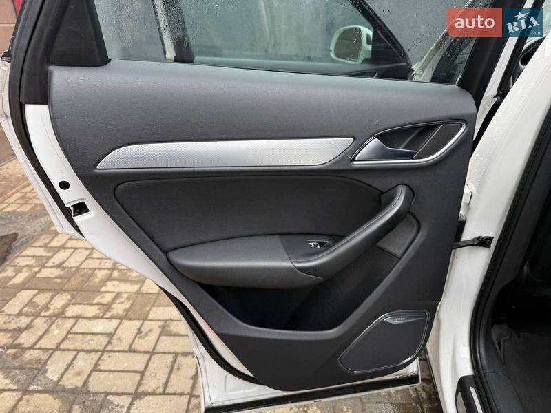 Позашляховик / Кросовер Audi Q3 2016 в Стрию