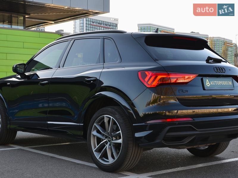 Позашляховик / Кросовер Audi Q3 2023 в Києві