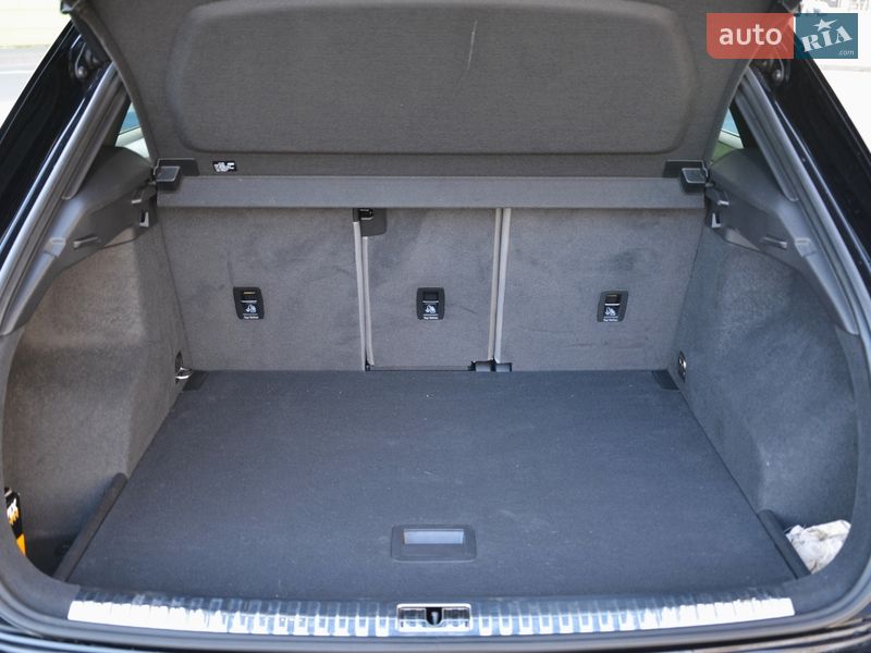 Позашляховик / Кросовер Audi Q3 2023 в Києві